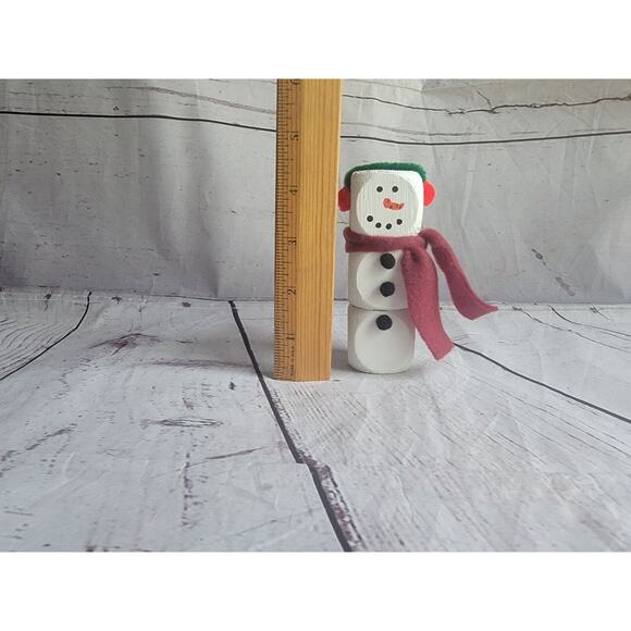 Wooden Handmade Snowman Winter Tiered Tray Home Decor Shelf Sitter Green Red - Picture 6 of 6